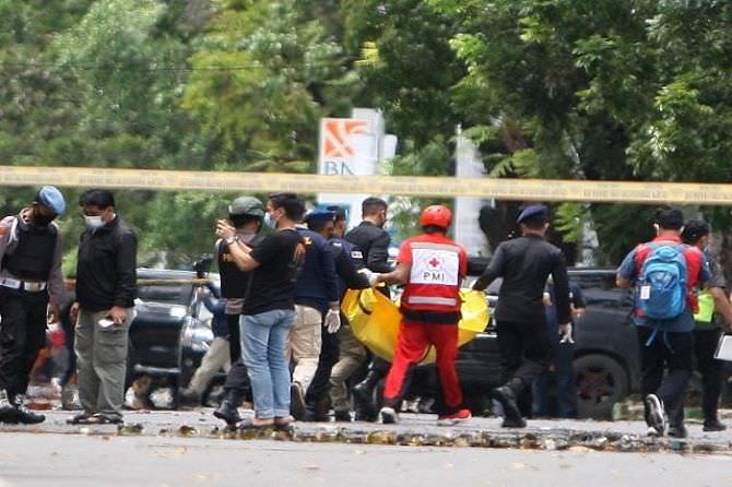 mahasiswa-kristen-bali-kutuk-aksi-bom-bunuh-di-gereja-katedral-makasar