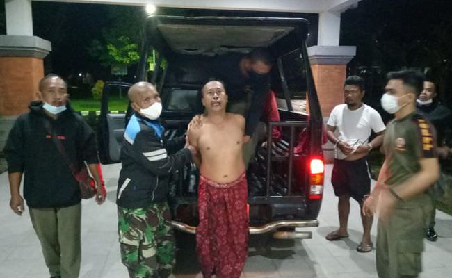 odgj-bawa-senjata-tajam-mengamuk-di-gianyar