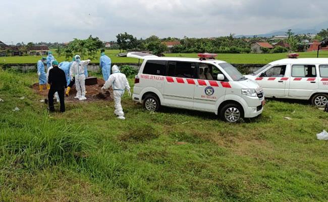 setahun-covid-di-bali-seribu-orang-meninggal-diagnosis-covid-19