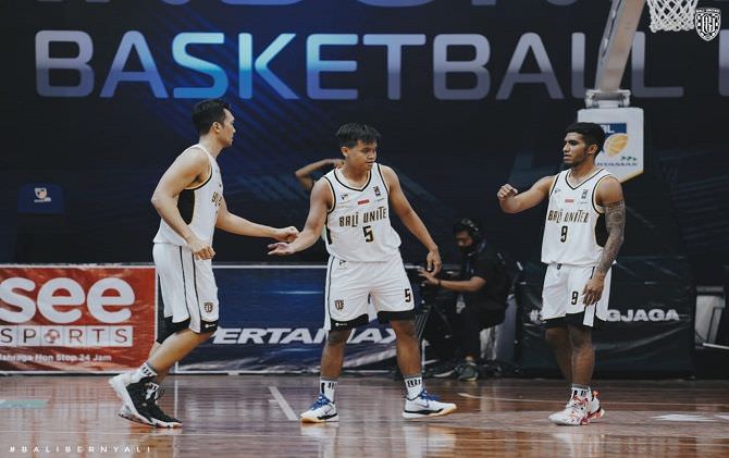surliyadin-dkk-menang-besar-kontra-pacific-coach-alek-belum-maksimal