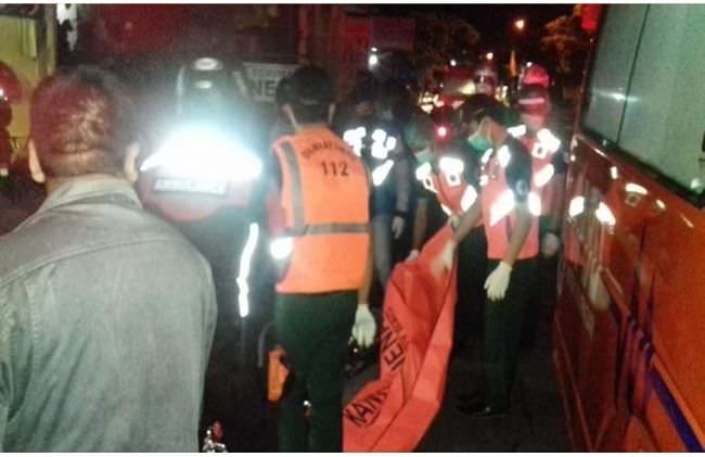 tabrak-jalan-berlubang-di-pedungan-pelajar-17-tahun-tewas-mengenaskan