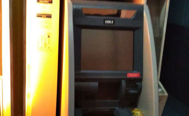 wna-bobol-dua-atm-di-kuta-selatan-terekam-cctv-kerugian-rp85-juta