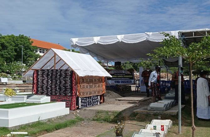 antar-almarhum-ke-ruang-sunyi-keluarga-gelar-ritual-kurukudu