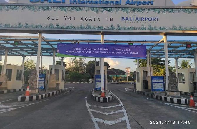 bandara-ngurah-rai-mulai-terapkan-pembayaran-parkir-non-tunai