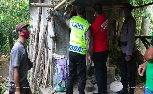 dikira-boneka-siswa-smp-di-payangan-ditemukan-tewas-gantung-diri