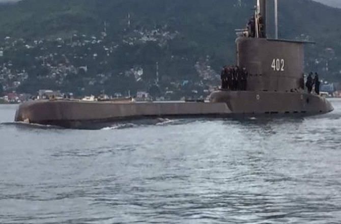 ditemukan-di-kedalaman-833-meter-kri-402-terbelah-jadi-tiga-bagian