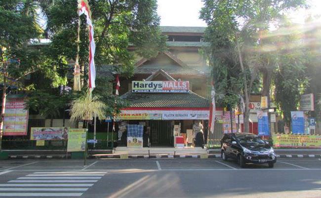 eks-hardys-gianyar-disulap-mirip-plaza-renon-komentar-netizen-menohok