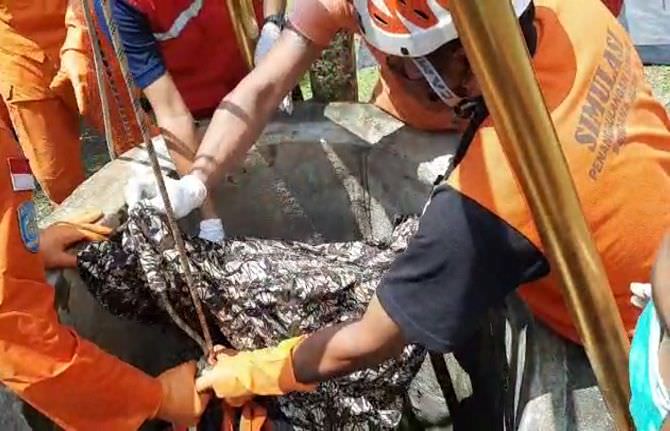 kabar-duka-jatuh-ke-sumur-dodang-73-warga-payangan-tewas-mengambang
