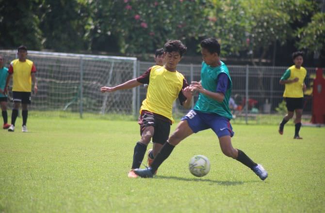 mundari-karya-dan-wolfgang-pikal-seleksi-50-pemain-timnas-u-16-di-bali