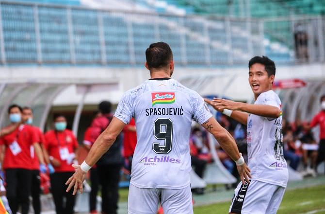 tampil-kurang-greget-meski-lolos-fase-grup-teco-ungkit-bhayangkara-fc