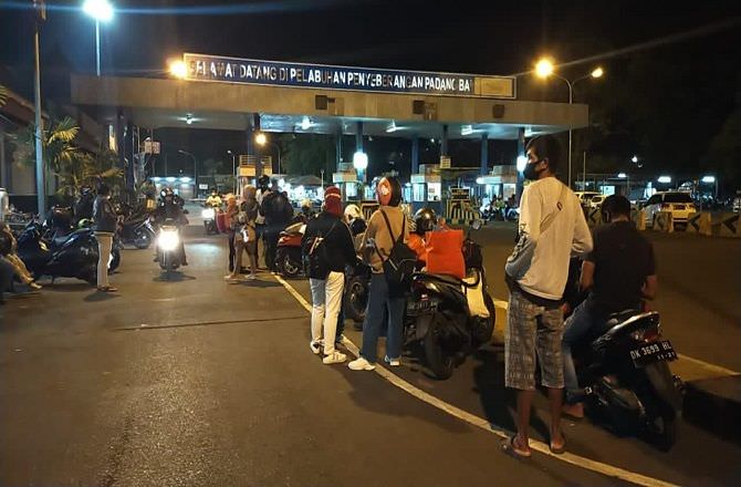 hindari-tanggal-6-pemudik-mulai-tinggalkan-bali-melalui-padangbai