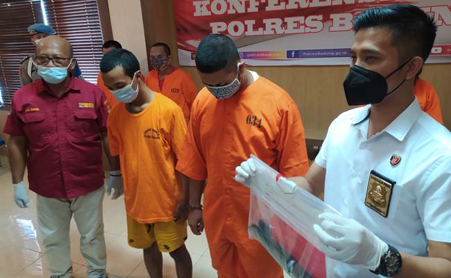 jambret-warga-rusia-sambil-bawa-golok-made-ari-dibekuk-polisi