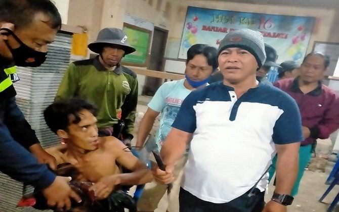 kelayapan-bawa-golok-dan-karung-warga-pegayaman-diciduk-warga