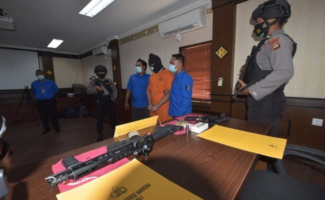 pengusaha-asal-prancis-pemilik-ss-dan-3-senpi-ilegal-terancam-20-tahun