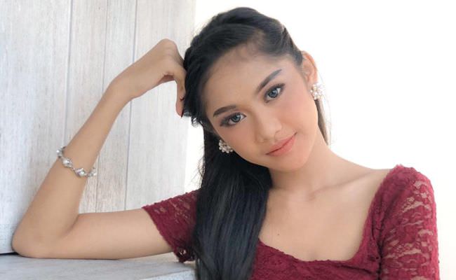 si-cantik-sonia-ternyata-belajar-bernyanyi-dari-kamar-mandi
