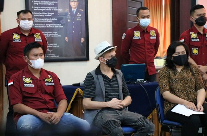 wna-kanada-penggagas-kelas-orgasme-masuk-black-list-imigrasi-indonesia