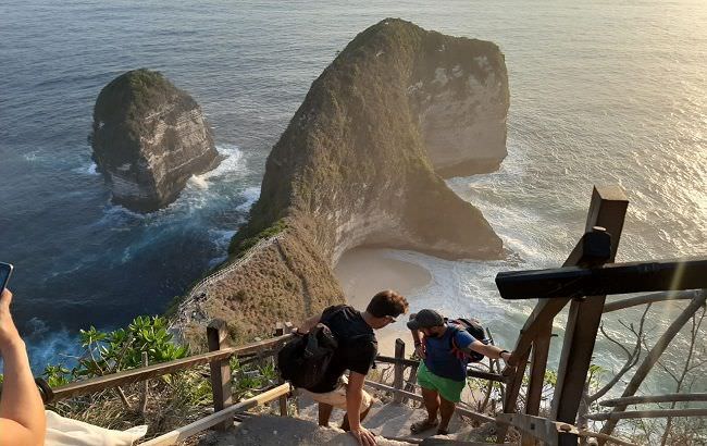 cok-ace-minta-pembukaan-pariwisata-mancanegara-tak-ditunda-lagi