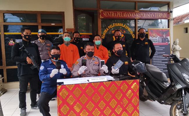 dikepung-polisi-jambret-kabur-tinggalkan-anak-dan-gigit-polisi