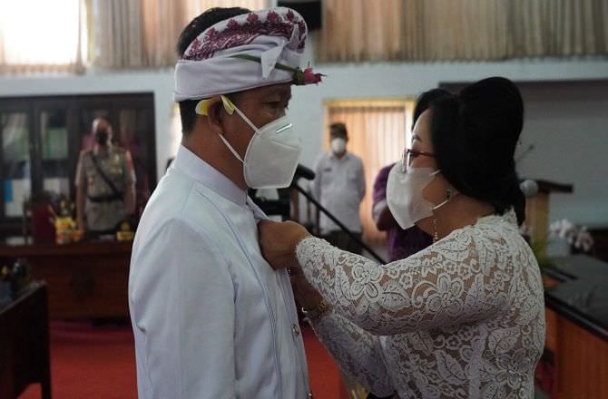 dilantik-ketua-dprd-jembrana-wijaya-resmi-anggota-dprd-hasil-paw