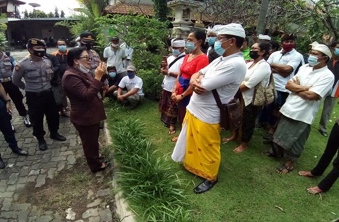 hotel-dieksekusi-karyawan-berurai-air-mata-curhat-begini-ke-panitera