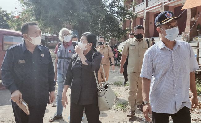 pasar-banyuasri-sepi-dewan-minta-pedagang-musiman-dipindah-ke-dalam