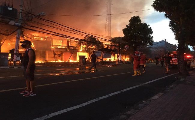 pasar-blahbatuh-terbakar-602-pedagang-terancam-kehilangan-lapak