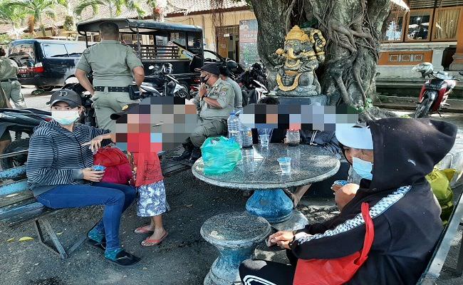 sebelum-mengemis-mantan-bos-spa-cantik-ini-sempat-jadi-kuli-proyek