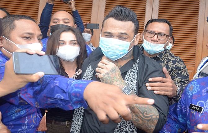 usai-bebas-gendo-sentil-pasal-karet-dan-idi-jrx-janji-tetap-kritis