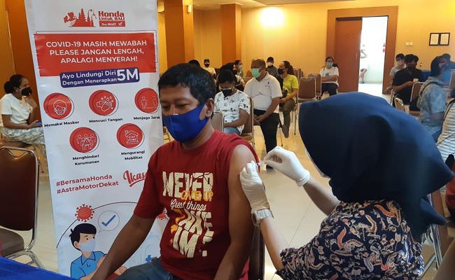 astra-motor-bali-gandeng-rs-surya-husadha-vaksinasi-ke-jaringan-honda
