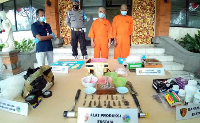 belajar-buat-ekstasi-dari-internet-produknya-ada-berlogo-spongebob