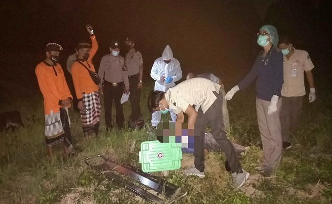 mengejutkan-saat-jasad-dimandikan-mulut-korban-keluar-cairan-busa