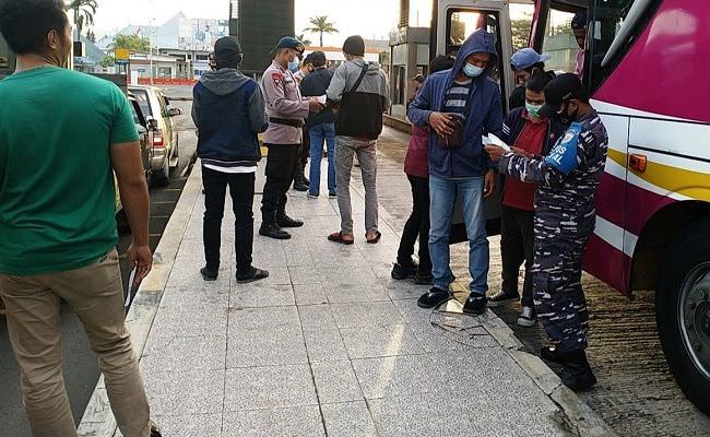 pengguna-jasa-penyeberangan-di-ketapang-gilimanuk-turun-70-persen