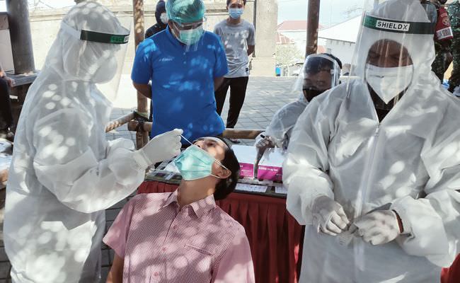 9-hari-usai-luhut-ke-bali-covid-terus-merosot-di-bawah-seribu-kasus