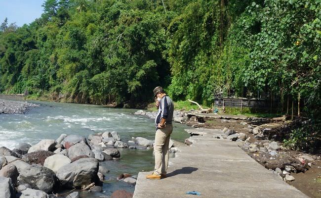 akses-jalan-pura-beji-pasekan-klungkung-putus-diterjang-banjir