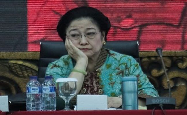 megawati-nangis-jokowi-dihujat-sindiran-netizen-bikin-kuping-meradang