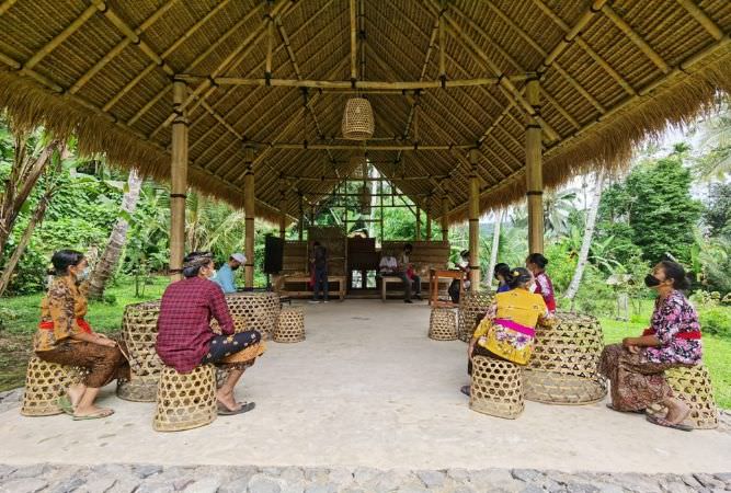 pelestarian-kebudayaan-bali-pln-bantu-samsara-karangasem