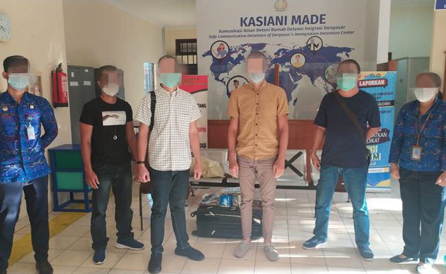 stres-dan-ngamuk-di-badung-warga-rusia-ditahan-imigrasi