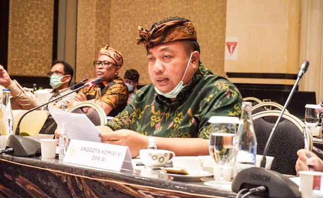bendesa-adat-jadi-tersangka-warga-diusir-anggota-dpr-dukung-warga