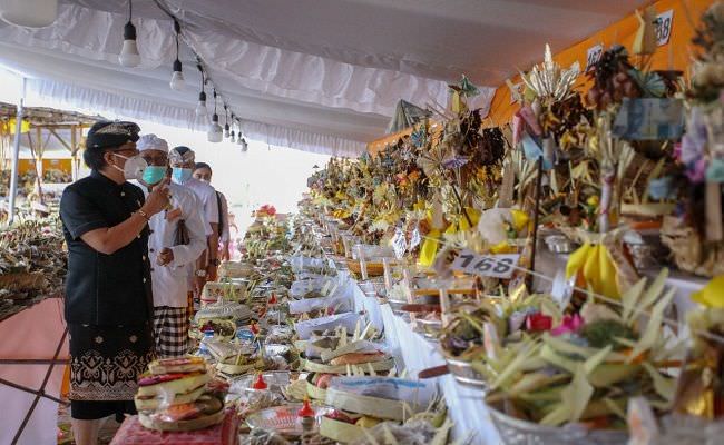 bupati-apresiasi-karya-manusa-yadnya-dan-atma-wedana-desa-adat-kapal