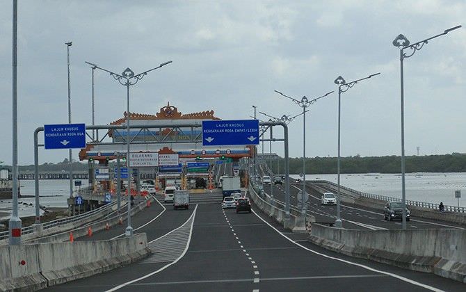 mulai-rusak-tol-bali-mandara-lakukan-perbaikan-perdana