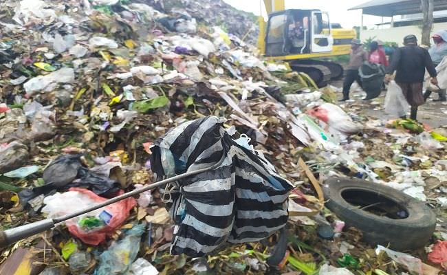sampah-masker-meningkat-di-tpa-kadiskes-pastikan-bukan-dari-faskes