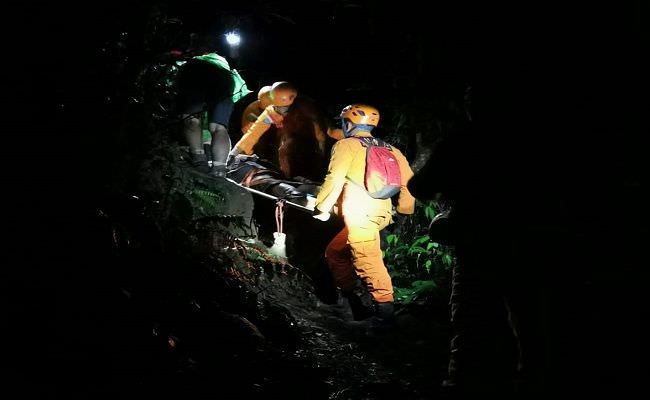 satu-pendaki-asal-denpasar-jatuh-di-gunung-catur-pura-puncak-mangu