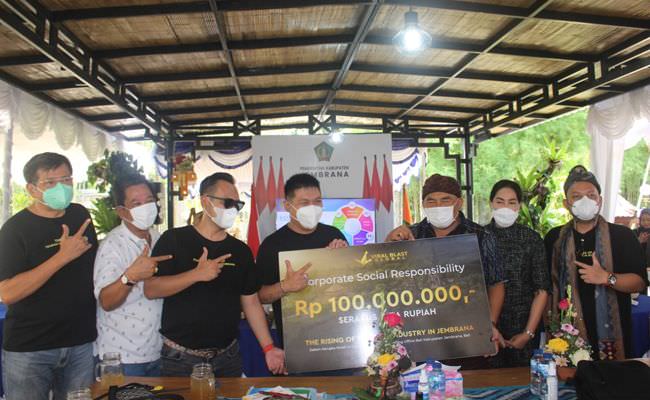 viral-blast-global-sumbang-rp100-juta-untuk-pariwisata-jembrana