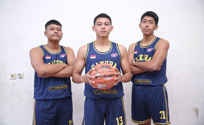 buta-kekuatan-sakura-dan-dosman-yakin-menang