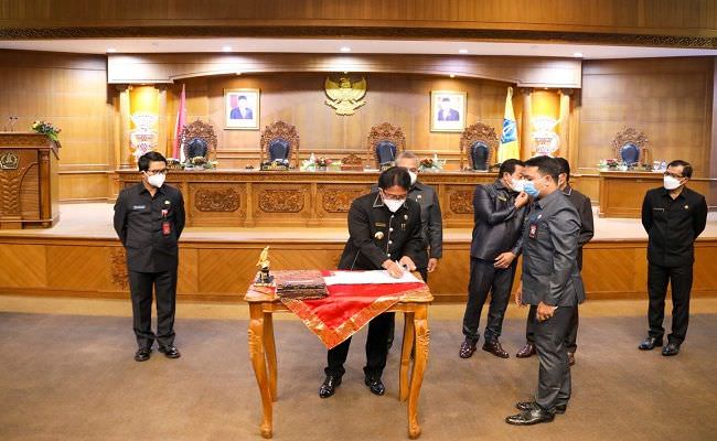 pemerintah-dan-dprd-badung-tandatangani-nota-kesepakatan