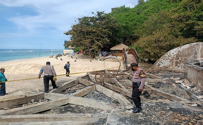 restoran-mewah-ludes-terbakar