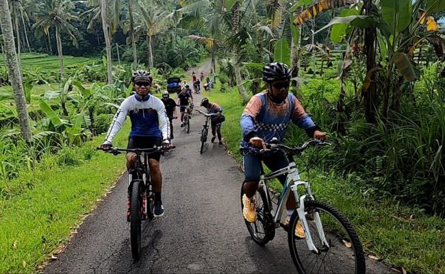 ada-surga-tersembunyi-untuk-pesepeda-di-sidemen-bali