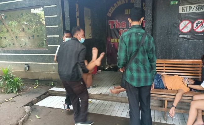 heboh-tiga-wanita-diduga-disekap-di-sebuah-kafe-di-singaraja