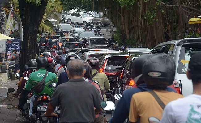 kawasan-canggu-kuta-utara-macet-panjang