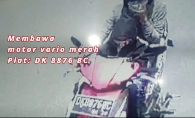 terekam-cctv-terduga-pencuri-hp-di-tabanan-mencuri-sambil-bawa-anak